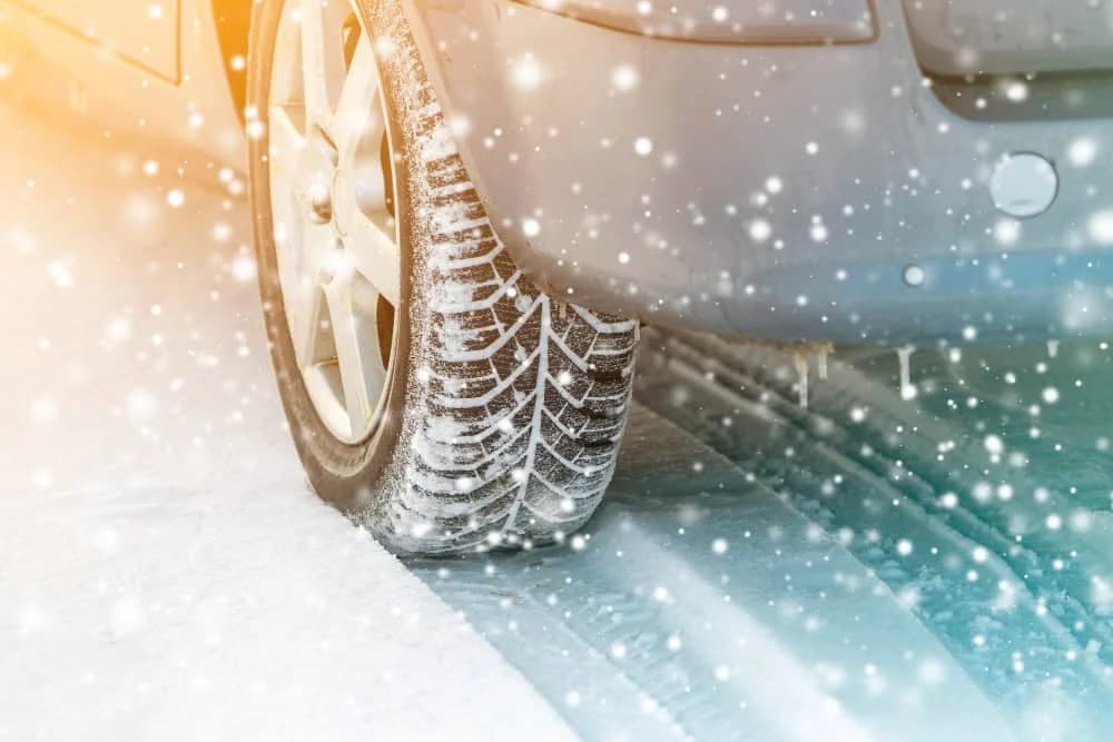 Cum afectează temperaturile extreme performanța anvelopelor